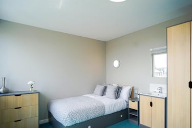 1 bed flat, Roxburgh Place, Old Town, Edinburgh, EH89SU - Image 4